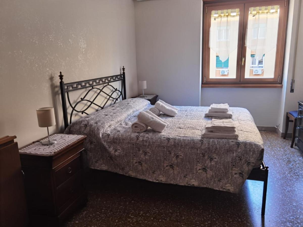 Appartamento Per Turisti E Famiglie Roma Exteriör bild
