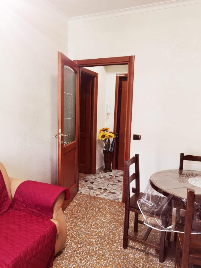 Appartamento Per Turisti E Famiglie Roma Exteriör bild